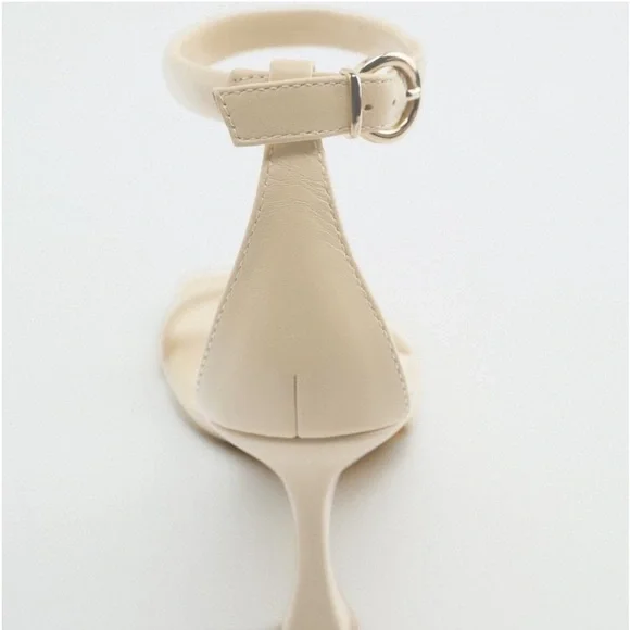 Zara cream sandals - Picture 3 of 3